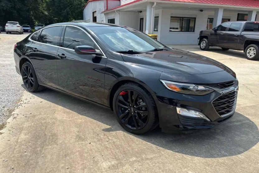2022 Chevrolet Malibu photo 1