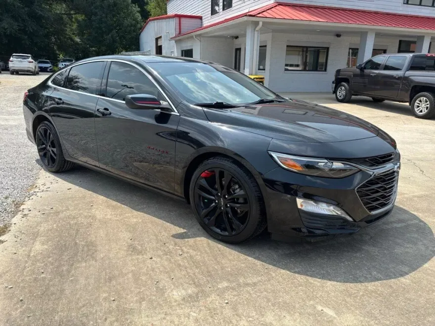 2022 Chevrolet Malibu photo 1