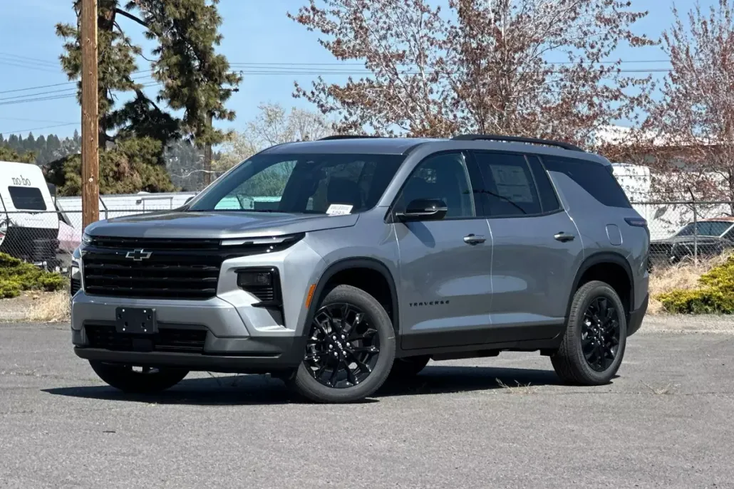 2025 Chevrolet Traverse photo 1