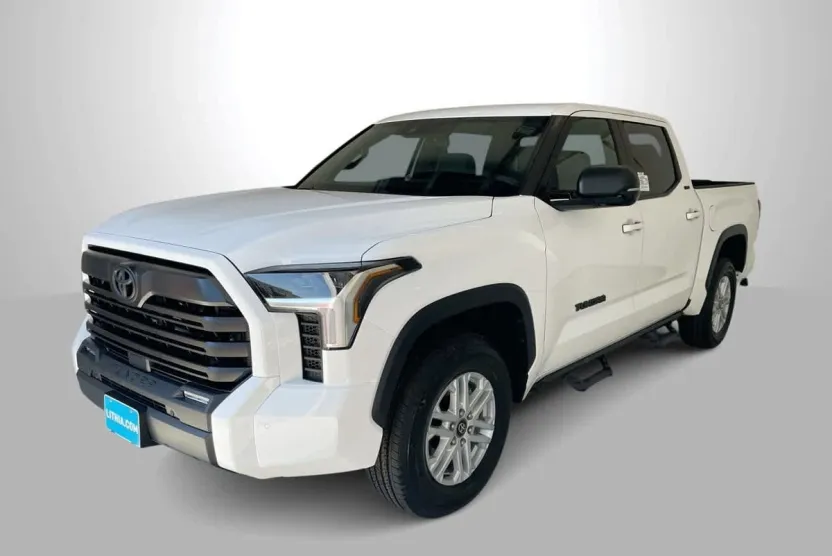 2025 Toyota Tundra SR5 CrewMax photo 1