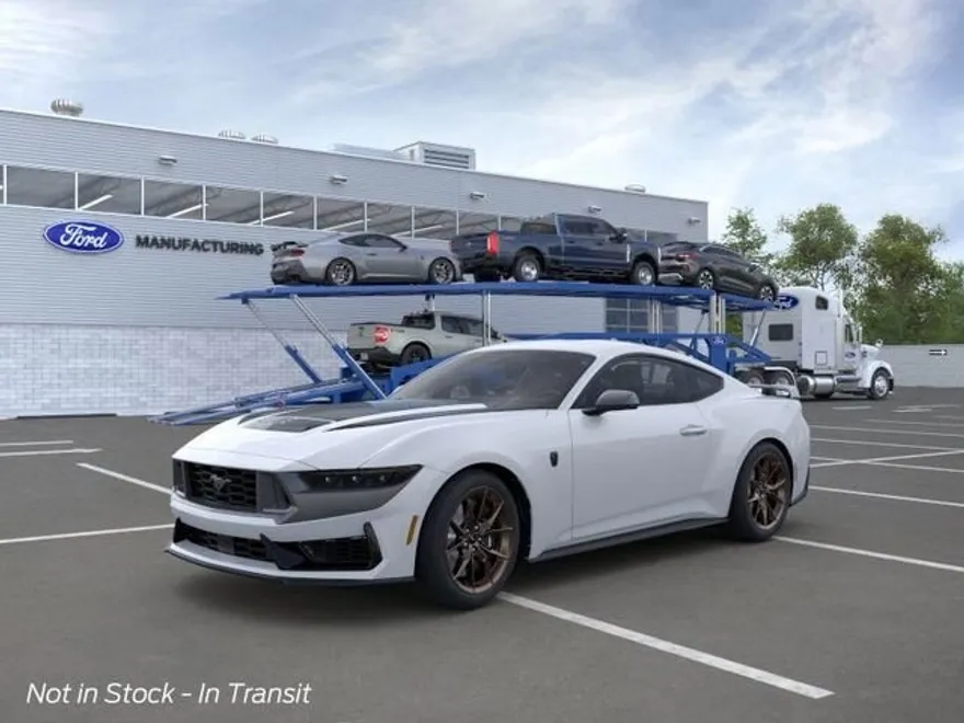 2025 Ford Mustang Dark Horse photo 1