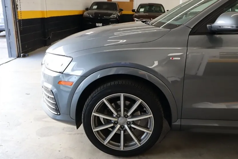 2017 Audi Q3 Prestige photo 1