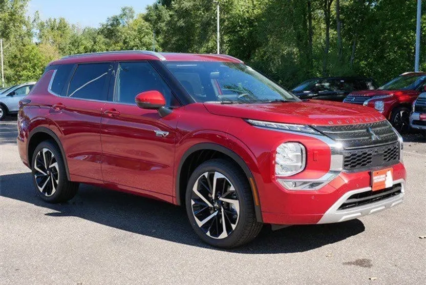 2025 Mitsubishi Outlander PHEV SEL photo 1