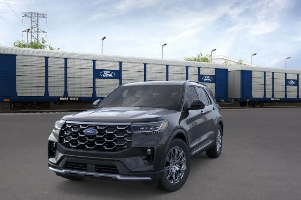 2025 Ford Explorer Platinum photo 1