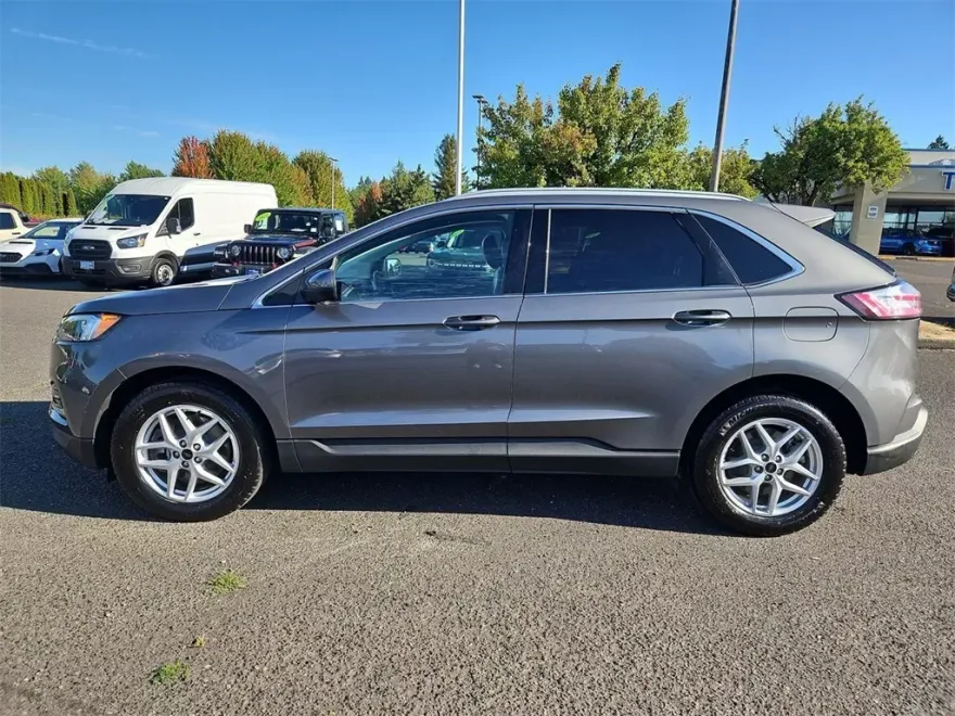 2023 Ford Edge SEL photo 1