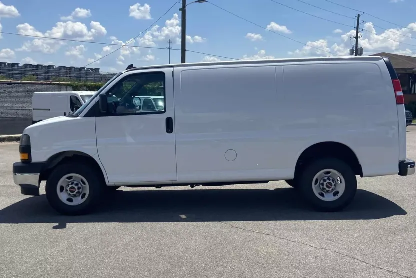 2023 Gmc Savana Cargo 2500 photo 1