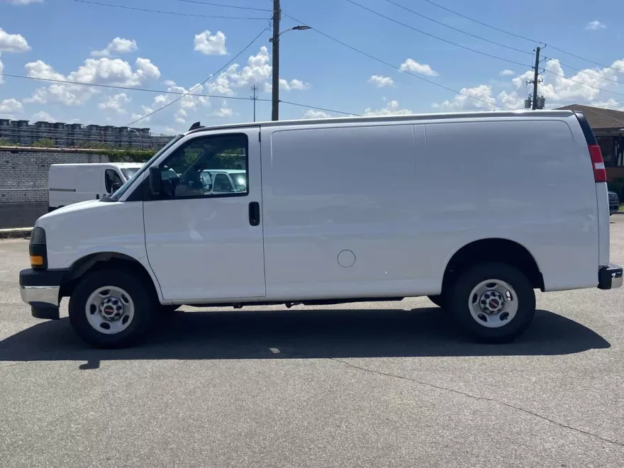2023 Gmc Savana Cargo 2500 photo 1