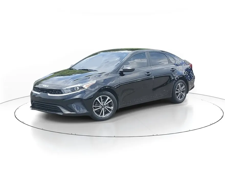 2022 Kia Forte LXS photo 1