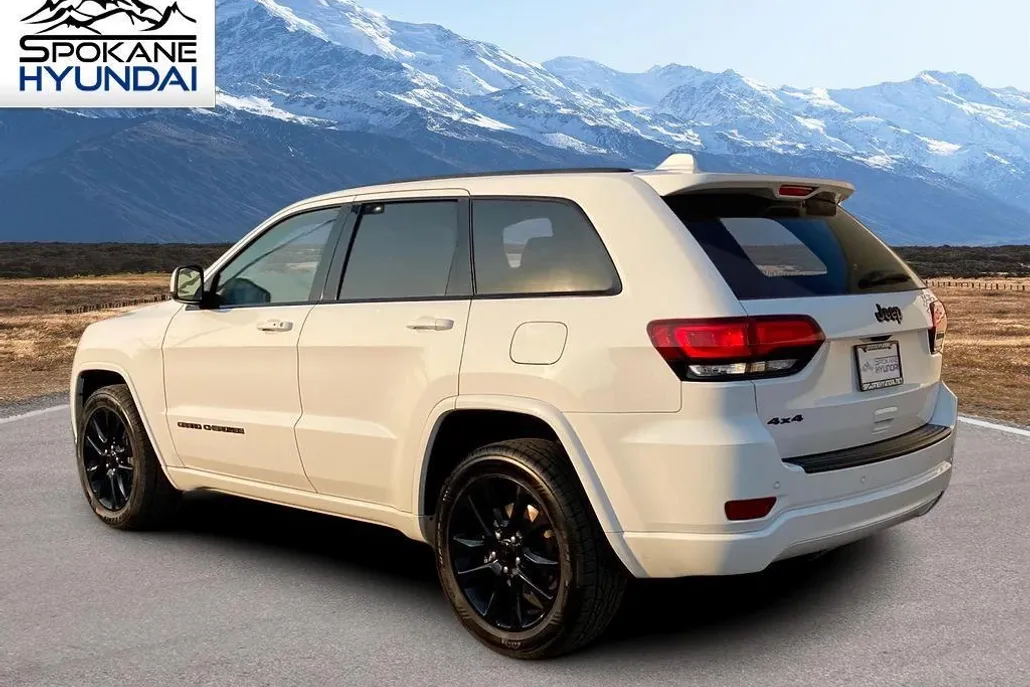 2020 Jeep Grand Cherokee Altitude photo 1