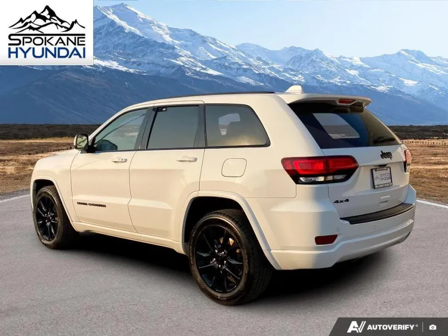 2020 Jeep Grand Cherokee Altitude photo 1