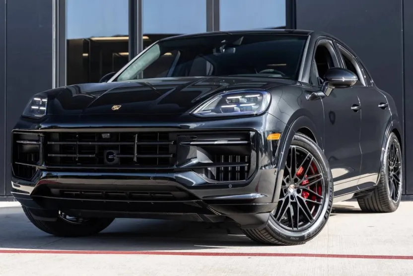 2026 Porsche Cayenne GTS Coupe photo 1