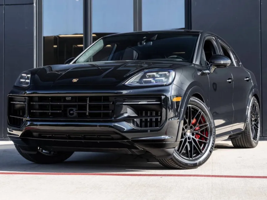 2026 Porsche Cayenne GTS Coupe photo 1