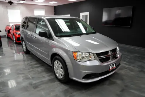 2017 Dodge Grand Caravan SE photo 2