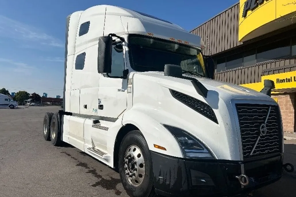 2020 Volvo Truck VNL photo 1