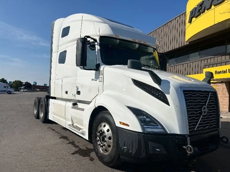 2020 Volvo Truck VNL photo 1
