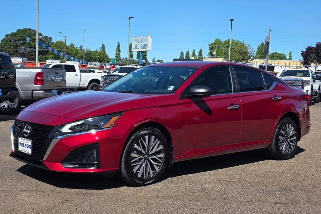 2024 Nissan Altima 2.5 SV photo 1