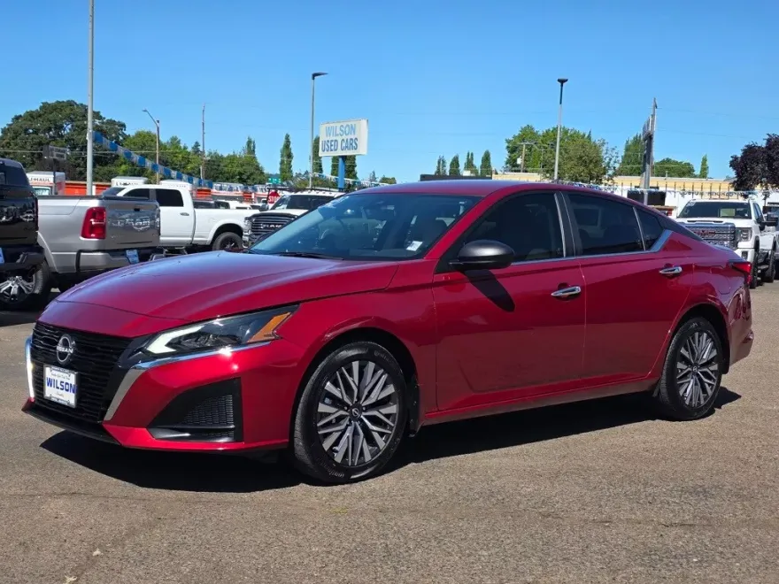 2024 Nissan Altima 2.5 SV photo 1