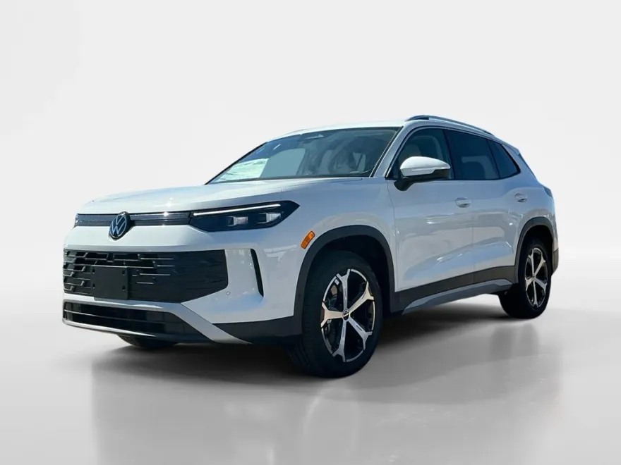 2025 Volkswagen Tiguan SE photo 1