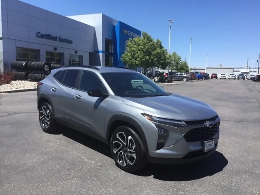 2025 Chevrolet Trax photo 1