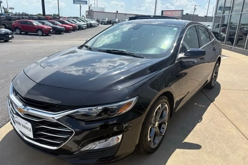 2024 Chevrolet Malibu 1LT photo 1
