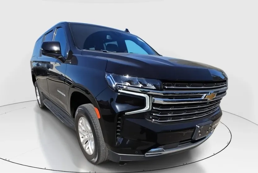 2023 Chevrolet Suburban LT photo 1