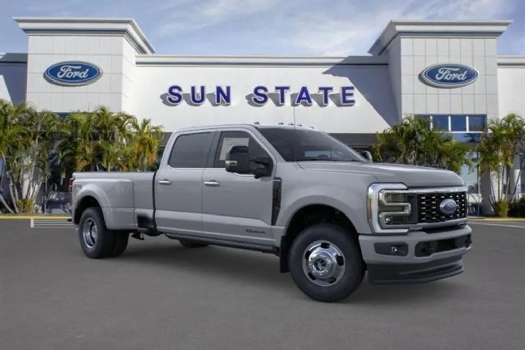 2026 Ford F-350 Platinum photo 1