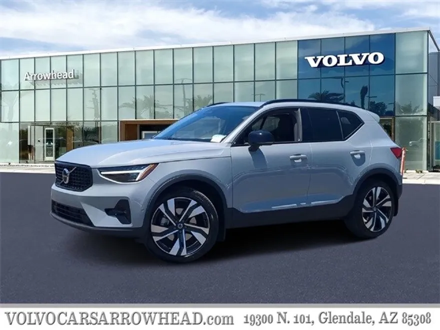 2025 Volvo XC40 Plus photo 1