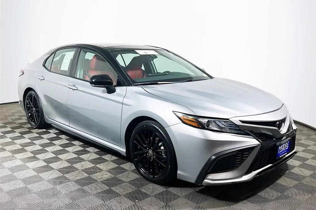 2023 Toyota Camry XSE photo 1