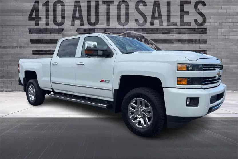 2018 Chevrolet Silverado 3500HD LTZ photo 1