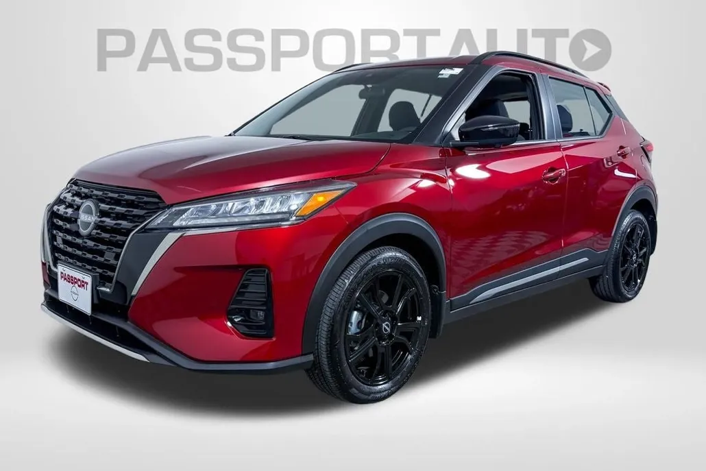 2024 Nissan Kicks SR photo 1