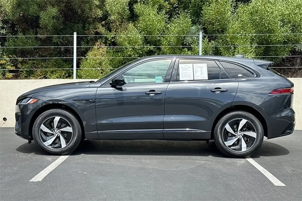 2024 Jaguar F-PACE P250 R-Dynamic S photo 1