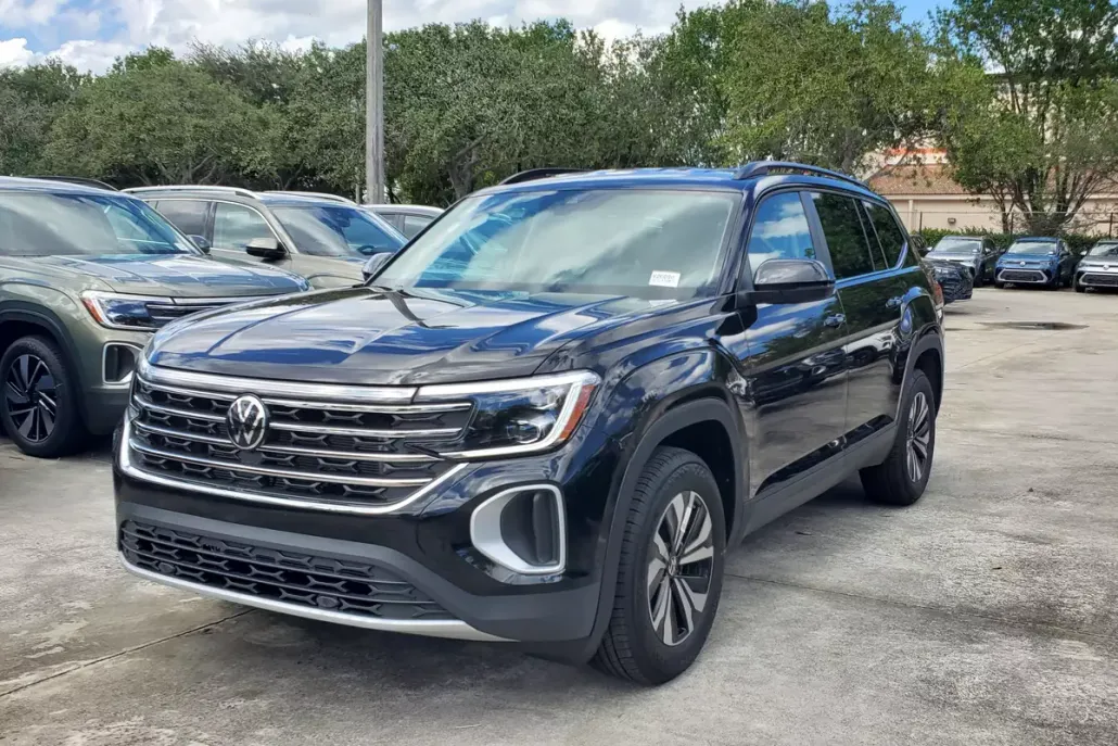 2026 Volkswagen Atlas SE photo 1