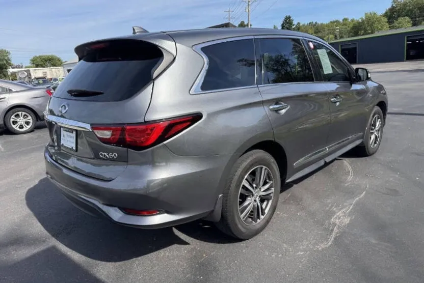 2017 Infiniti QX60 photo 1