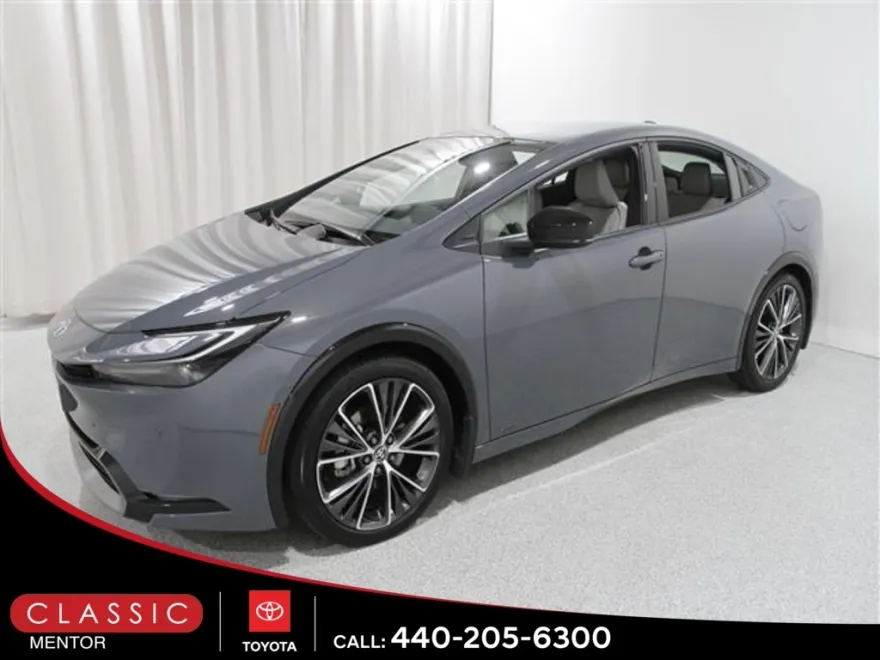 2025 Toyota Prius XLE photo 1