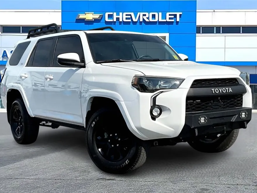2024 Toyota 4Runner SR5 photo 1
