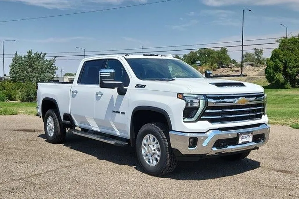 2025 Chevrolet Silverado 3500HD LTZ photo 1
