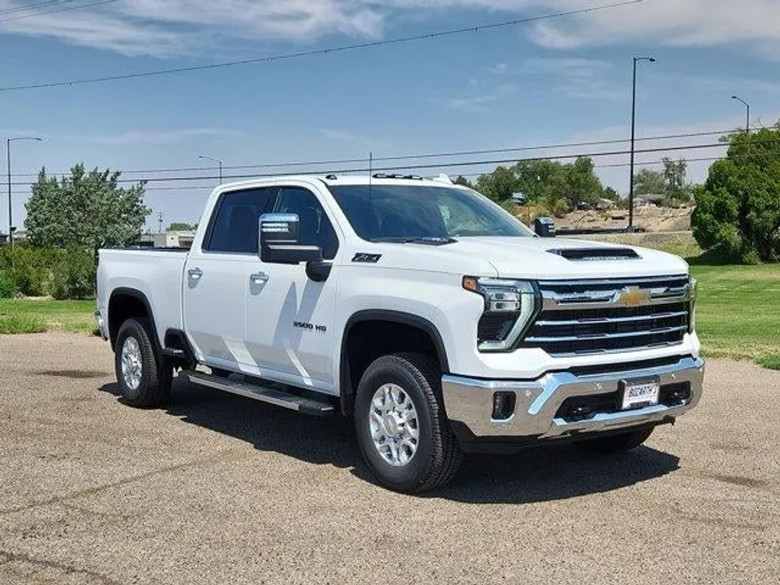 2025 Chevrolet Silverado 3500HD LTZ photo 1