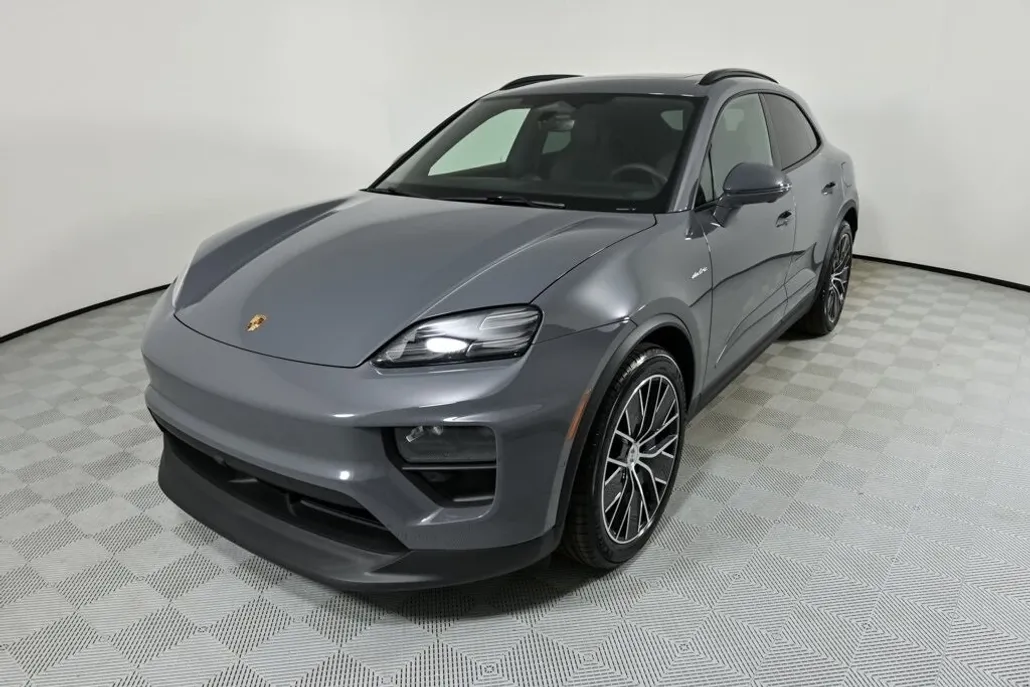 2025 Porsche Macan Electric photo 1