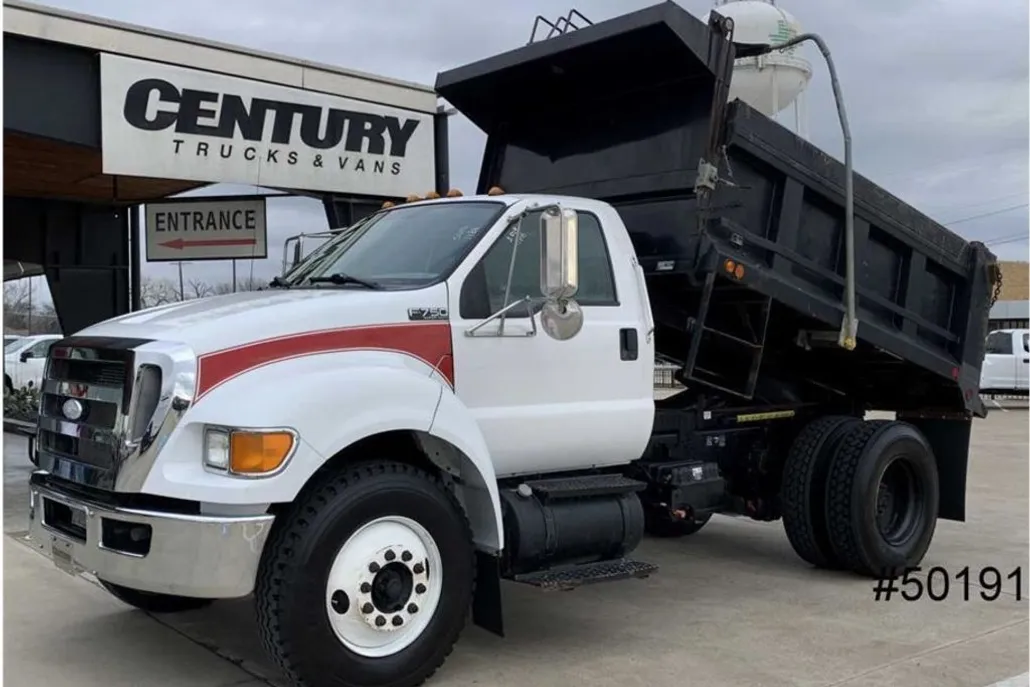2009 Ford F-750 photo 1