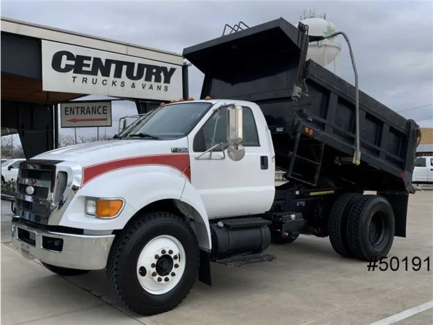 2009 Ford F-750 photo 1