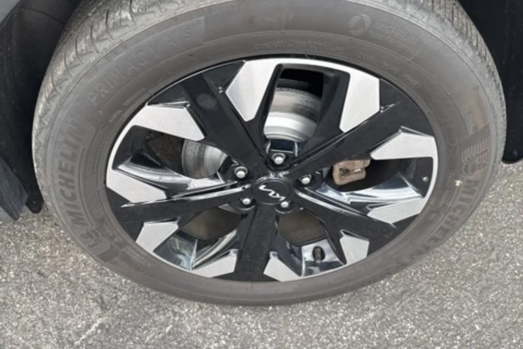2023 Kia Sportage Plug-In Hybrid X-Line photo 1