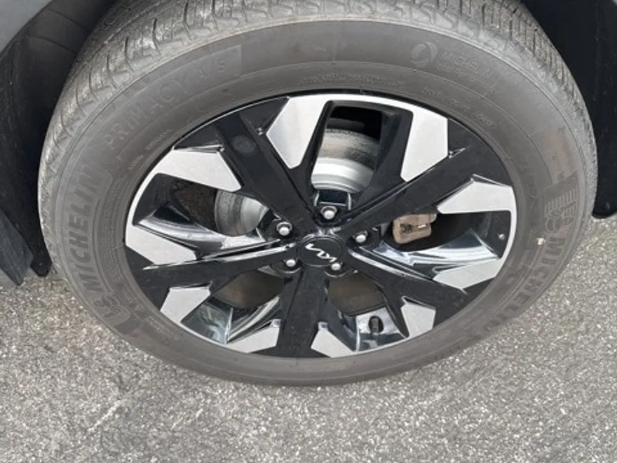 2023 Kia Sportage Plug-In Hybrid X-Line photo 1