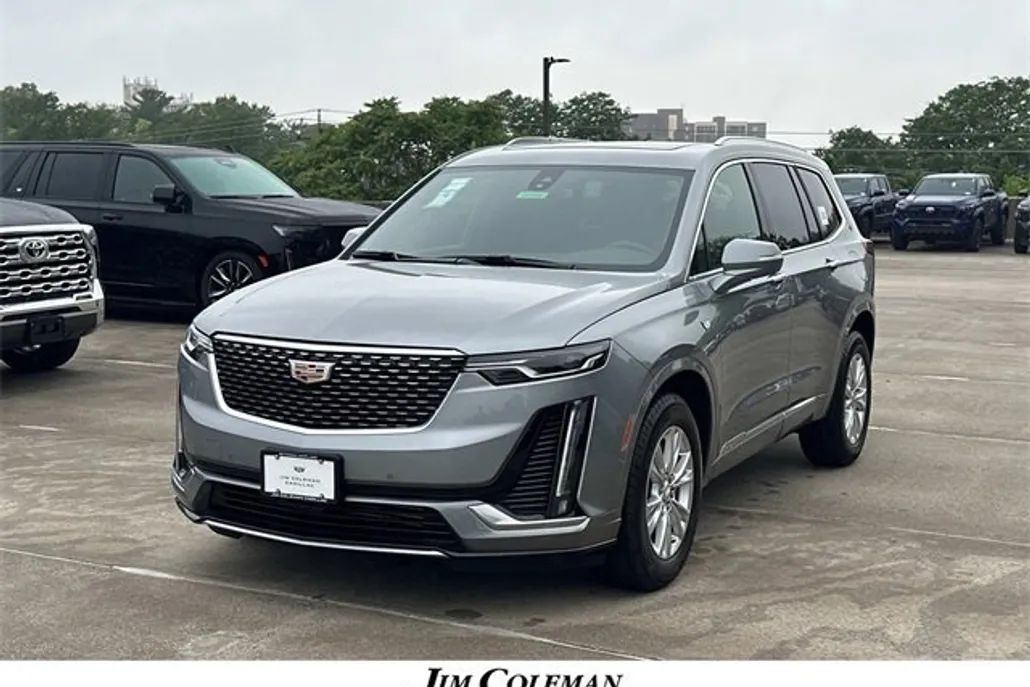 2025 Cadillac XT6 Luxury photo 1