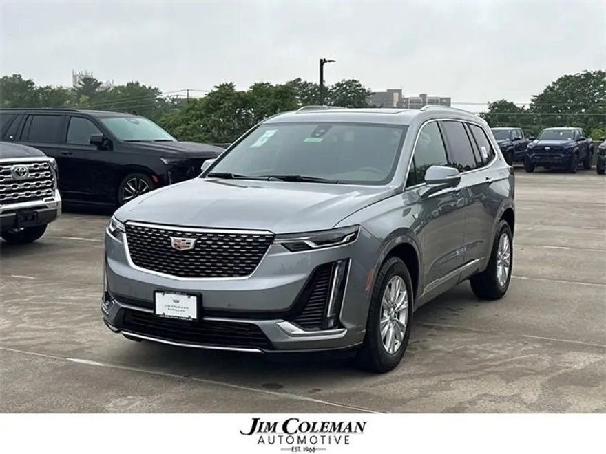 2025 Cadillac XT6 Luxury photo 1