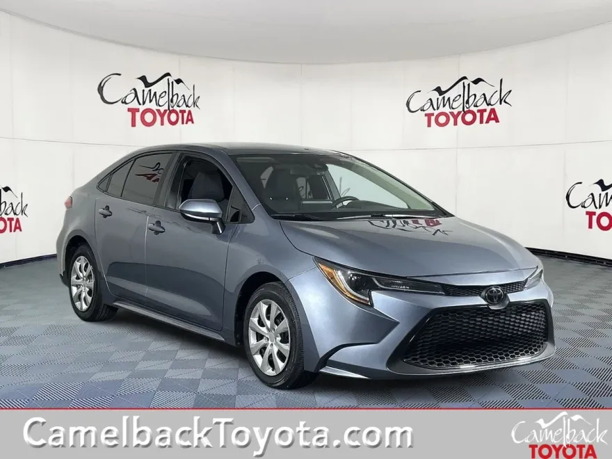 2022 Toyota Corolla LE photo 1