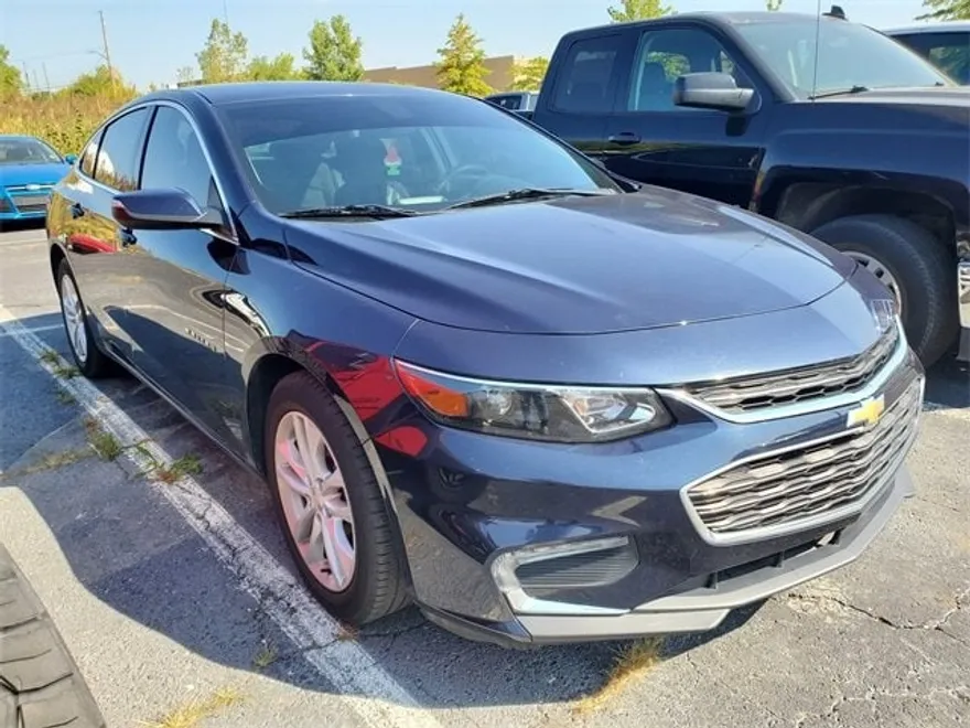 2018 Chevrolet Malibu 1LT photo 1