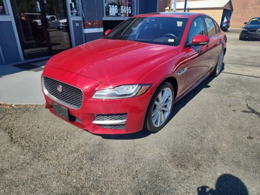2016 Jaguar XF R-Sport photo 1