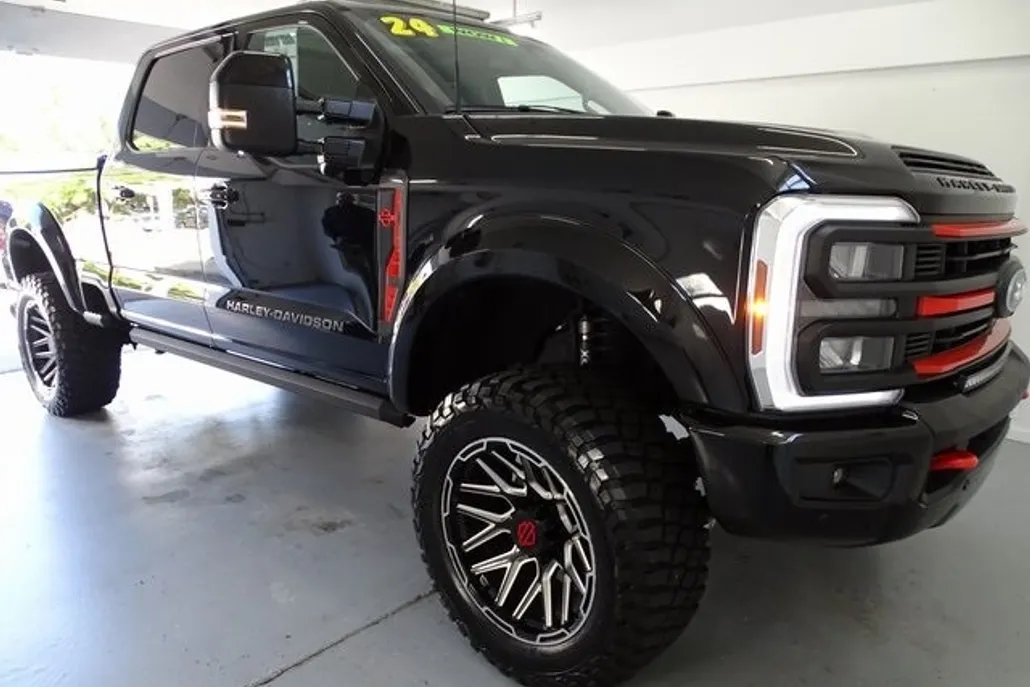 2024 Ford F-250 Lariat photo 1