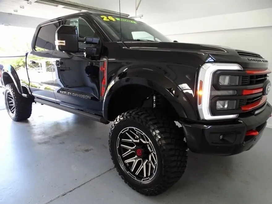 2024 Ford F-250 Lariat photo 1