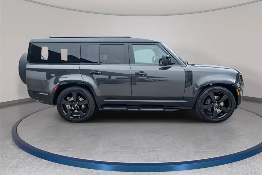 2025 Land Rover Defender 130 X-Dynamic SE photo 1